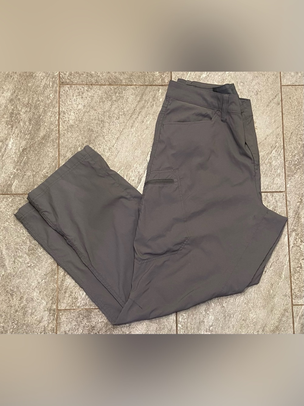 Eddie Bauer Men's Cargo Pants in Charcoal Gray 38/32 EUC